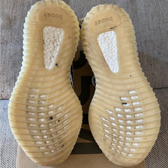 Yeezy Boost 350 v2 Zebra - Picture 7 of 10